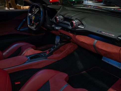Used 2019 Ferrari 812 Superfast RWD image 37