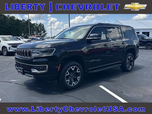 Used 2024 Jeep Wagoneer Series III AWD/4WD image 1