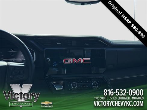 Used 2025 GMC Sierra 1500 AT4X image 15