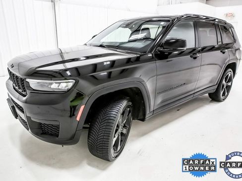 Used 2022 Jeep Grand Cherokee L Laredo image 2