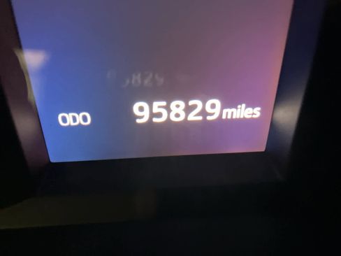 Used 2019 Toyota Highlander XLE image 31