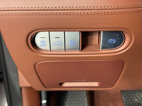 Used 2024 Genesis G90 3.5T image 19