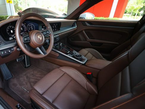 Used 2025 Porsche 911 Carrera RWD image 34