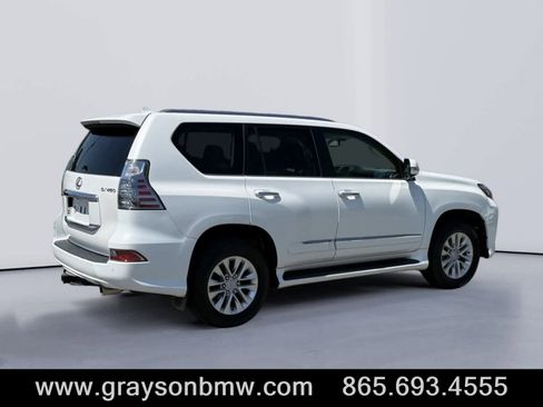Used 2018 Lexus GX 460 Premium w/ Premium Package image 3