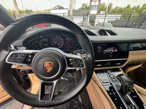 Used 2019 Porsche Cayenne image 32