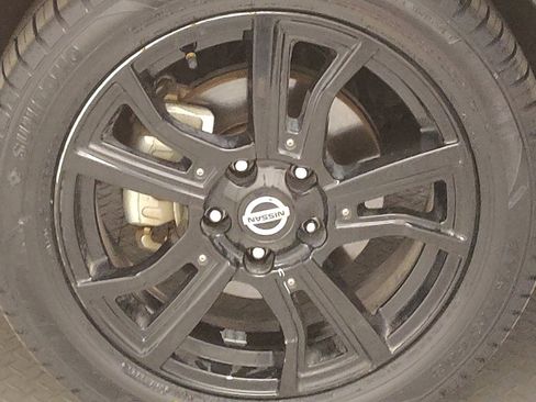 Used 2021 Nissan Kicks SR w/ SR Premium Package FWD image 31