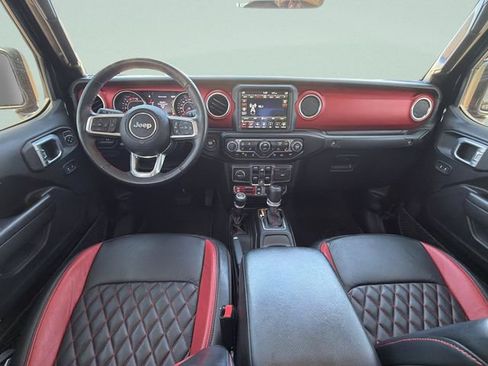 Used 2022 Jeep Gladiator Rubicon w/ Cold Weather Group AWD/4WD image 16