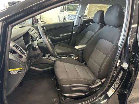 Used 2017 Kia Forte LX image 4