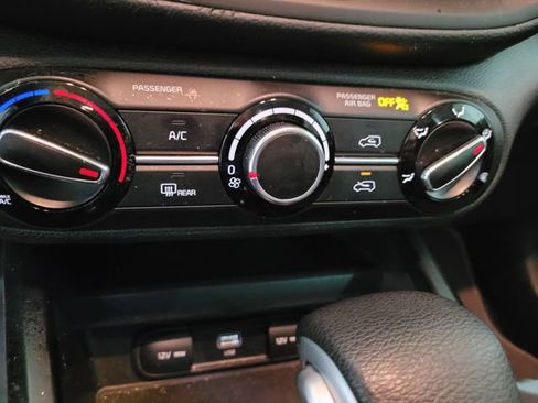 Used 2023 Kia Soul LX w/ LX Technology Package image 26