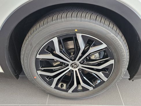 New 2026 Toyota Crown XLE image 11