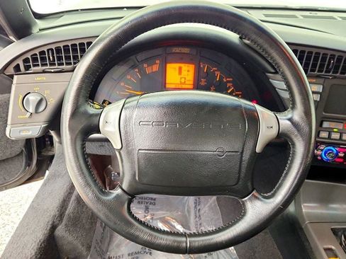Used 1991 Chevrolet Corvette Convertible RWD image 15
