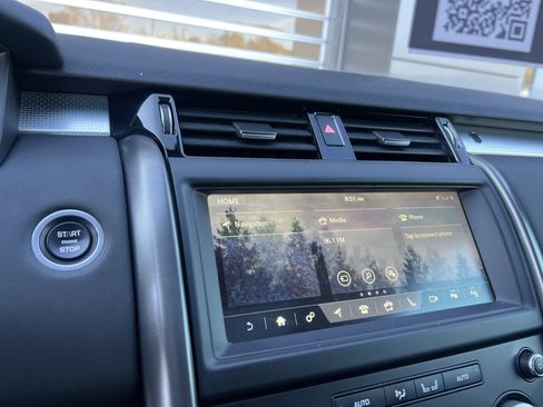 Certified 2020 Land Rover Discovery Landmark image 29