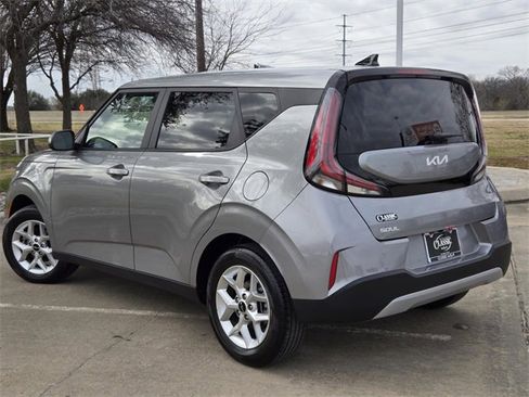 Certified 2025 Kia Soul LX w/ LX Technology Package image 4