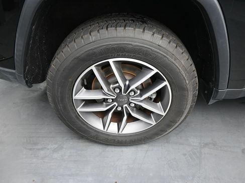 Used 2021 Jeep Grand Cherokee Limited w/ Sun & Sound Group image 10