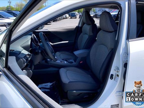 Used 2024 Subaru Crosstrek 2.0i Premium AWD/4WD image 9