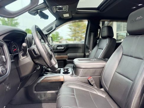 Used 2019 Chevrolet Silverado 1500 High Country w/ High Country Premium Package AWD/4WD image 15