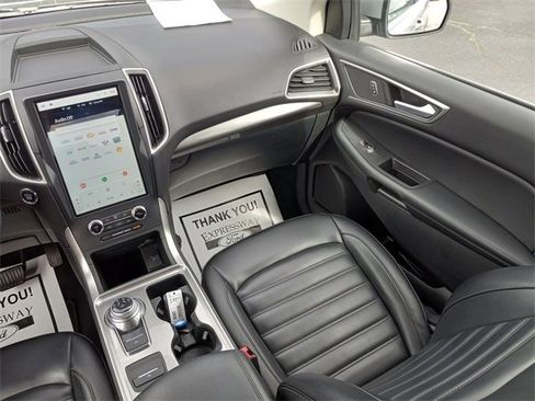 Used 2024 Ford Edge SEL image 16