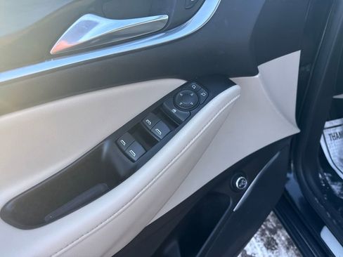 Used 2020 Buick Enclave Essence image 28