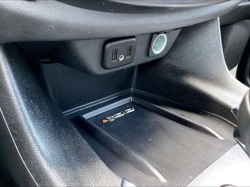 Used 2023 Chevrolet Traverse LT FWD image 25