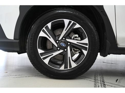 Used 2025 Subaru Crosstrek 2.0i Premium image 8