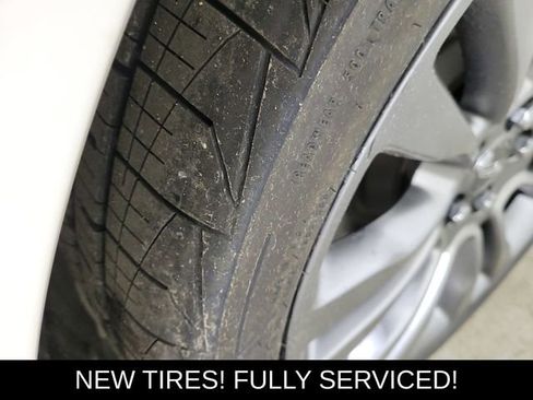 Used 2017 Lincoln Continental Select w/ Climate Package AWD/4WD image 11