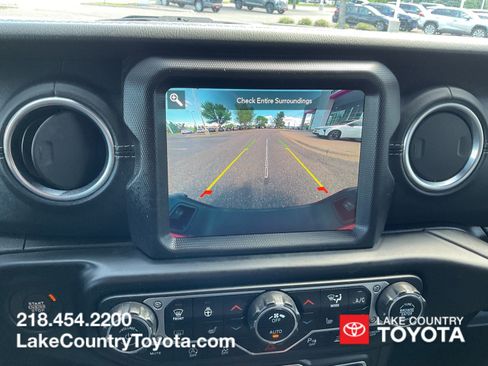 Used 2021 Jeep Gladiator Overland w/ Uconnect 4C Nav & Sound Group AWD/4WD image 42
