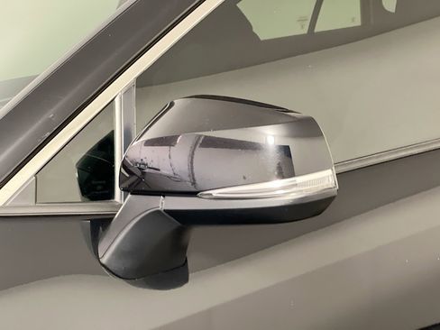 Used 2021 Toyota RAV4 XLE image 12