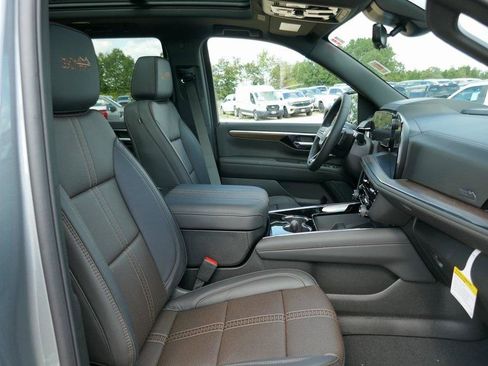 New 2026 Chevrolet Tahoe High Country w/ Sun And Tow Package image 13