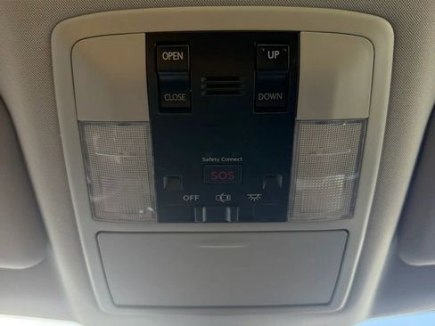 Used 2013 Lexus CT 200h w/ Premium Pkg w/Navigation image 28