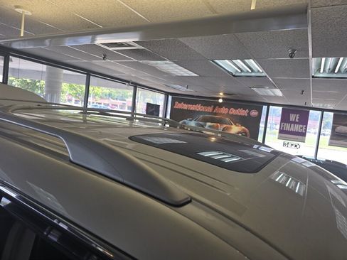 Used 2017 INFINITI QX80 2WD w/ Driver Assistance Package image 39