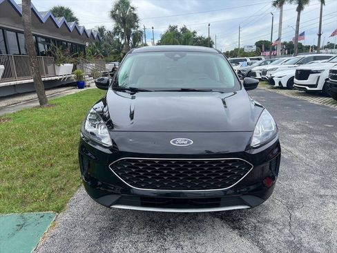Used 2021 Ford Escape SE w/ Convenience Package FWD image 3