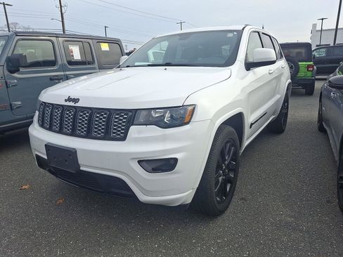 Used 2018 Jeep Grand Cherokee Altitude image 6