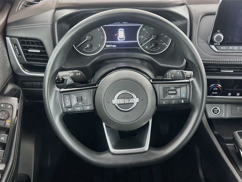 Used 2023 Nissan Rogue SV FWD image 18