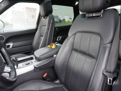 Used 2019 Land Rover Range Rover Sport HSE image 23