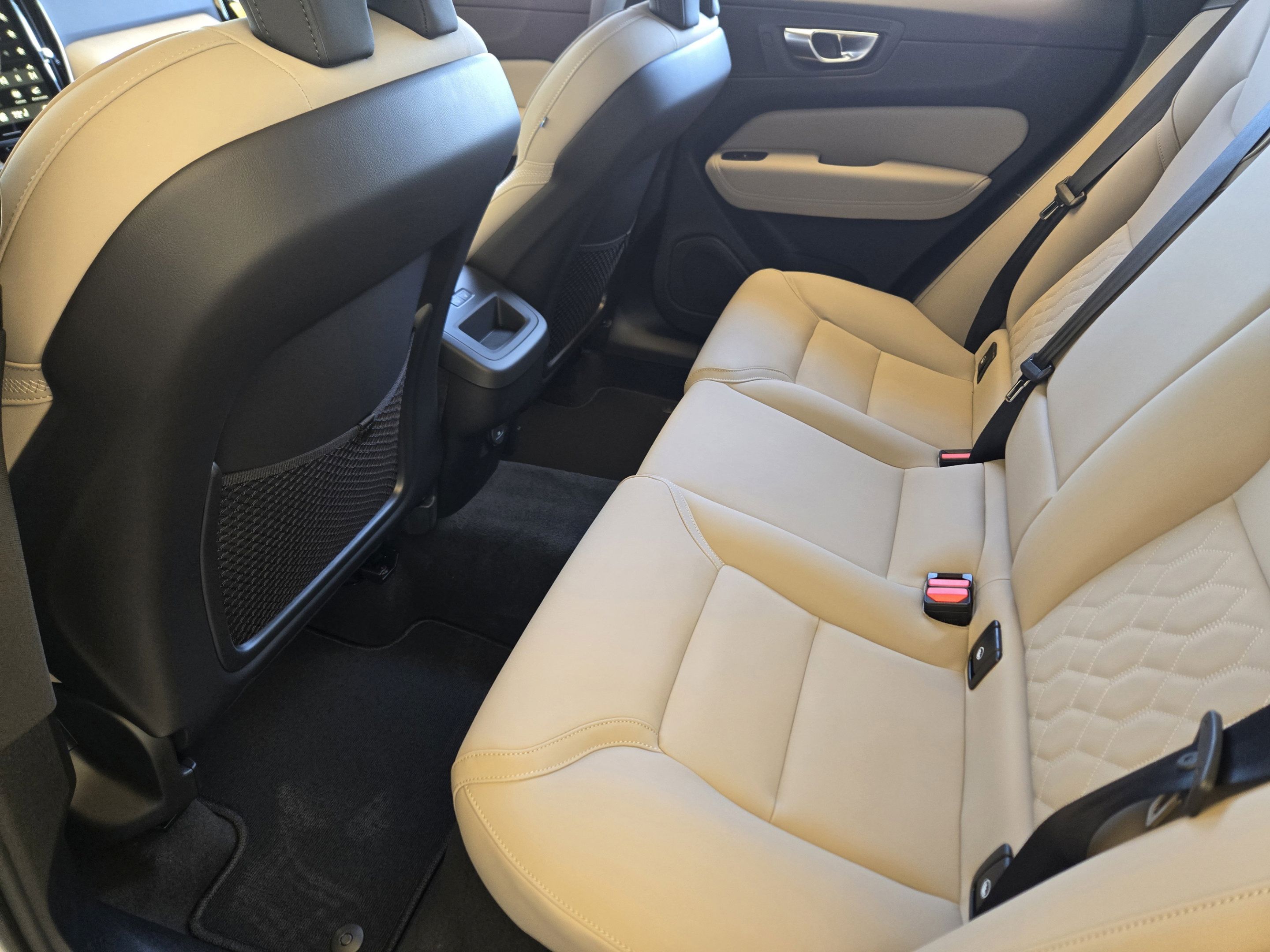 Used 2026 Volvo XC60 B5 Plus w/ Protection Package Premier AWD/4WD image 24