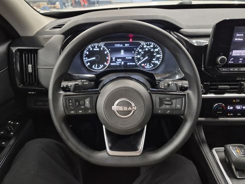 Used 2022 Nissan Pathfinder S FWD image 27
