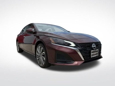 Used 2024 Nissan Altima 2.5 SL AWD/4WD image 9