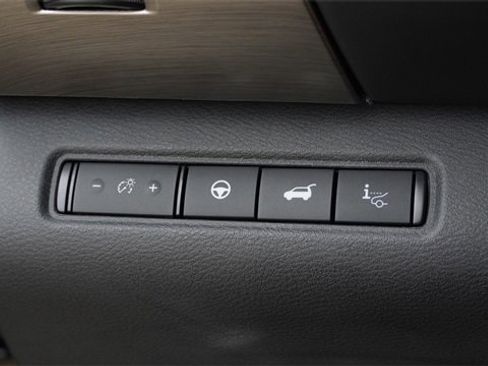 Used 2023 Nissan Pathfinder Platinum w/ Cargo Package image 23