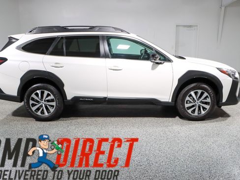 Used 2023 Subaru Outback Premium image 6