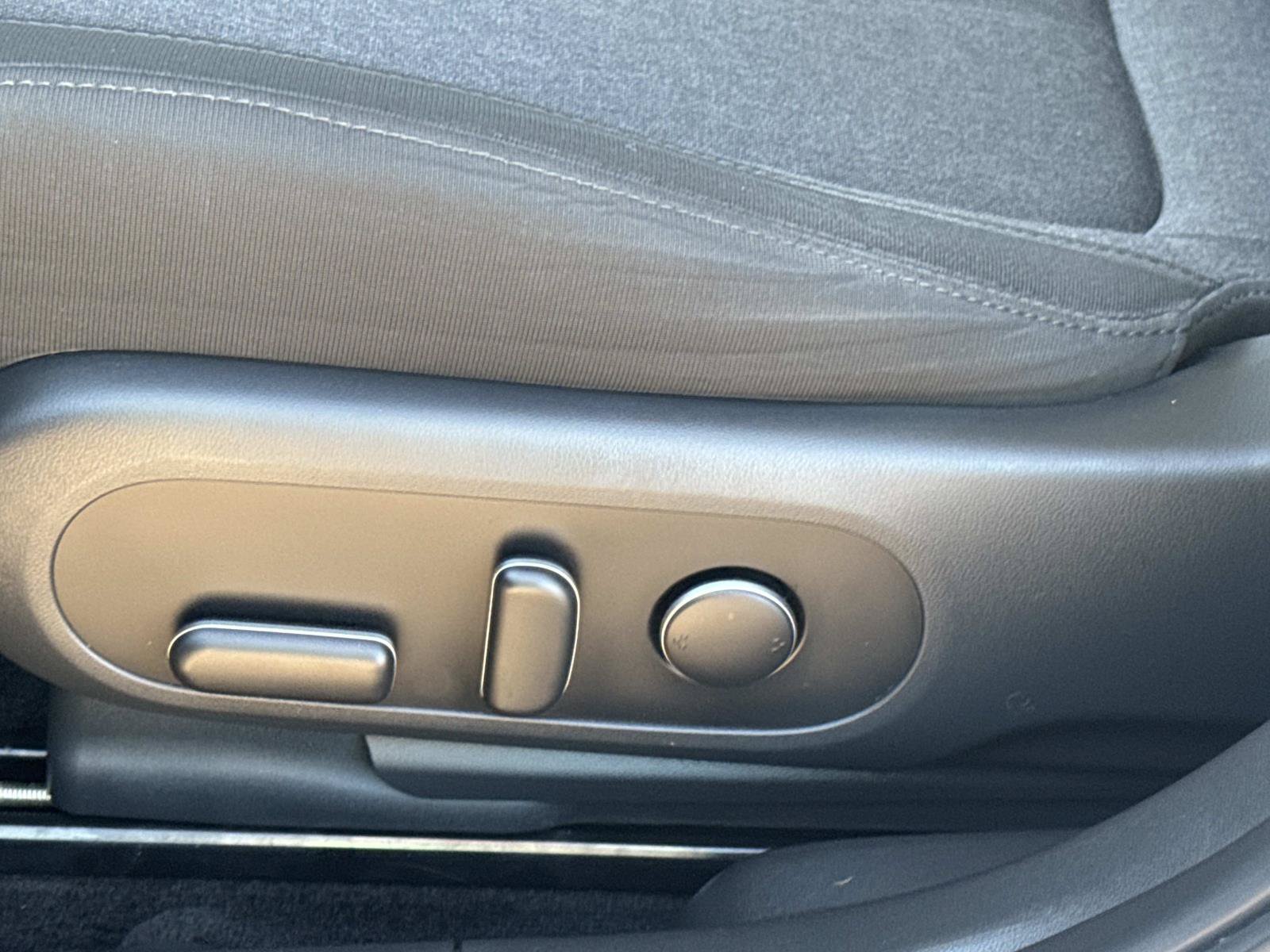 Used 2024 Hyundai Ioniq 5 SEL RWD image 16
