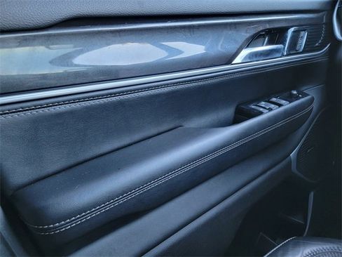 Used 2023 Jeep Wagoneer 4WD w/ Premium Group I image 38