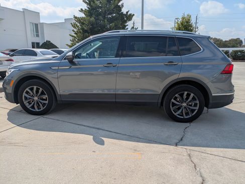 Certified 2023 Volkswagen Tiguan SE image 7