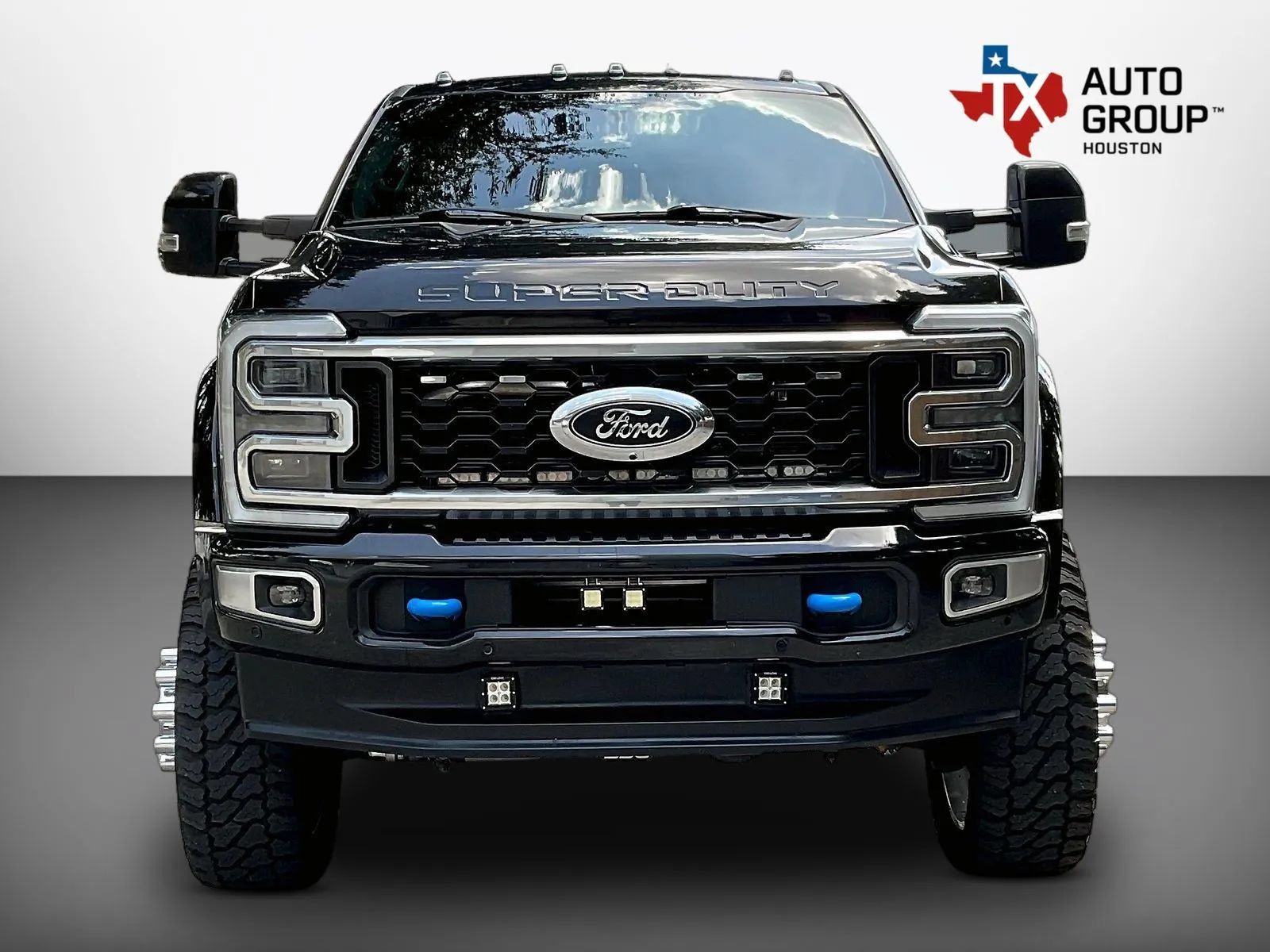 Used 2023 Ford F450 Platinum w/ FX4 Off-Road Package AWD/4WD image 6