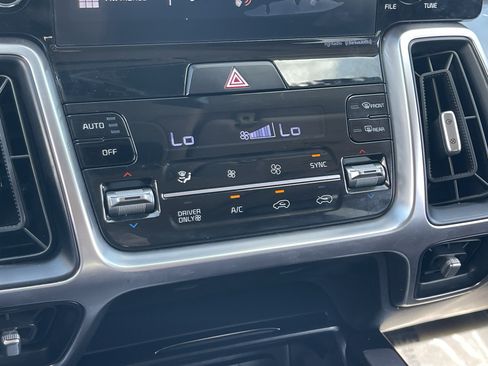 Used 2021 Kia Sorento EX FWD image 28