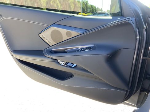 Used 2025 Chevrolet Corvette Stingray Preferred Cpe w/ Z51 Performance Package RWD image 17