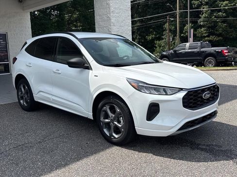 Used 2023 Ford Escape ST-Line w/ Tech Pack #1 AWD/4WD image 21