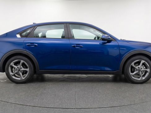 Used 2025 Kia K4 LXS image 11