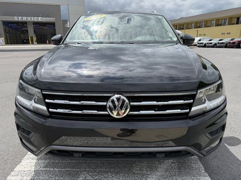 Used 2021 Volkswagen Tiguan SEL FWD image 2