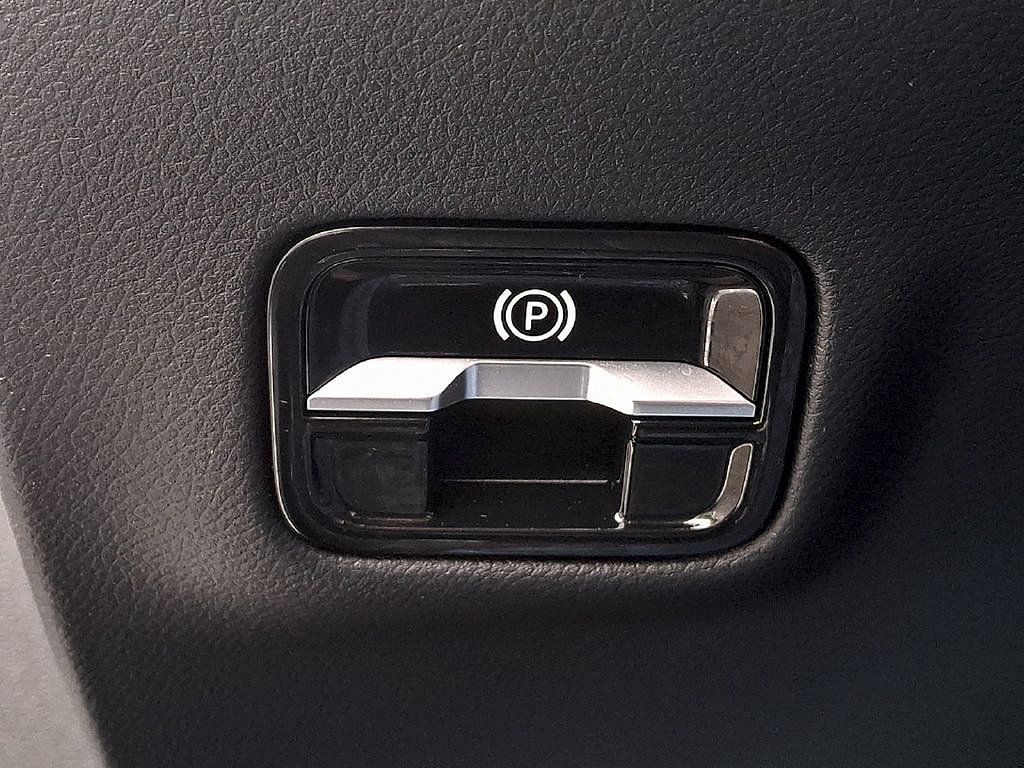 Used 2024 Mercedes-Benz E 350 4MATIC Sedan image 23