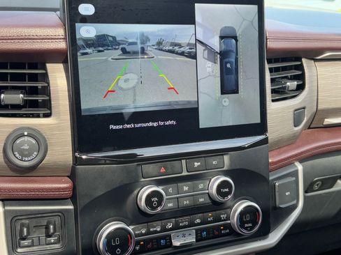 Used 2023 Ford Expedition Max Limited image 23